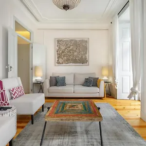 Whome Luxury In Prime Location W/ Ac, Lift & Private Patio , Lisbon Portugal